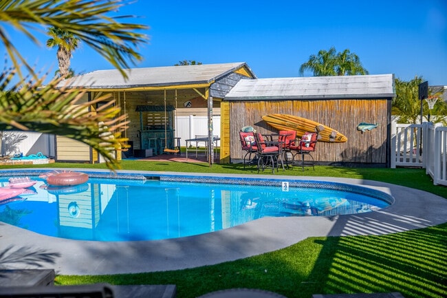 Building Photo - 1679 Tampa Rd