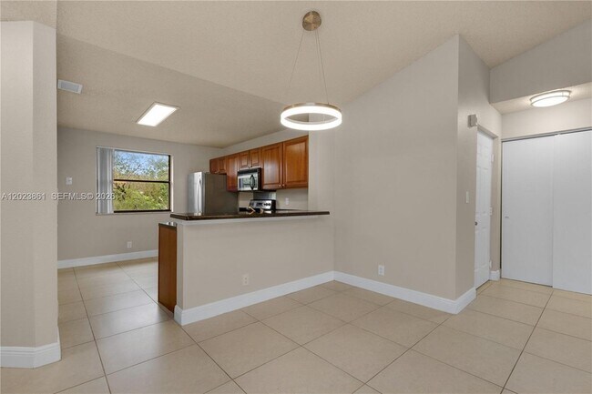 Building Photo - 10105 W Sunrise Blvd