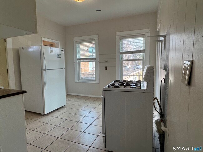 Building Photo - 548 Colorado Ave