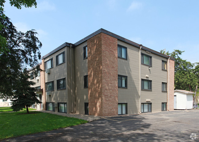 Primary Photo - Loon Apartments