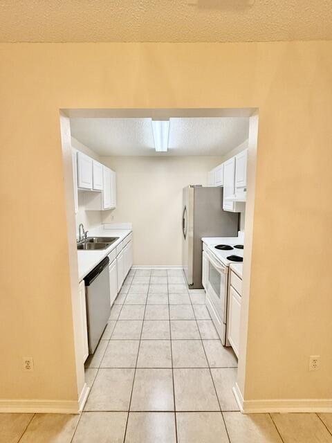 Building Photo - 957 Tray Dr