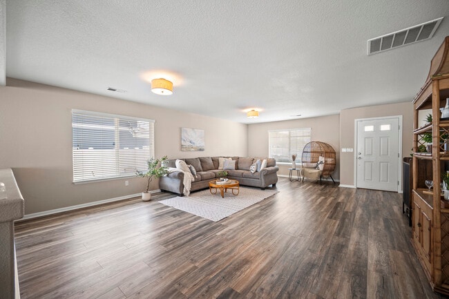 Building Photo - 7860 Lantern Ln