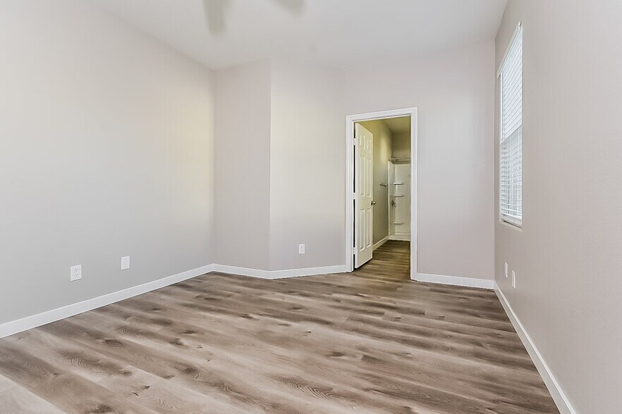 Building Photo - 9556 Cabot Falls Ave