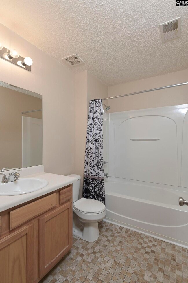 Building Photo - 224 Star Hill Ln