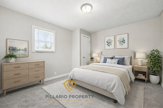 Building Photo - Updated 3 Bedroom Near Forest Manor, Available NOW!
