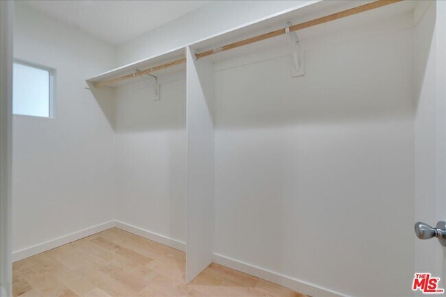 Building Photo - 4862 Adele Ct