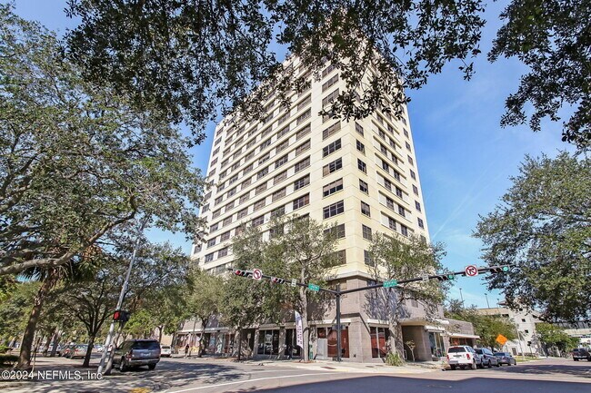 Building Photo - 311 W Ashley St