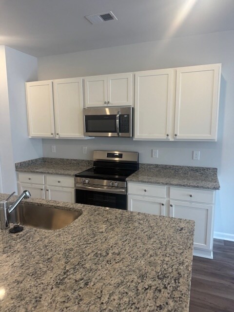Building Photo - 2129 Victory Way
