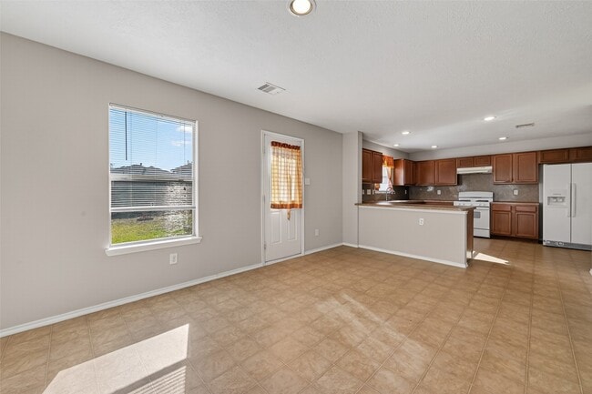 Building Photo - 20631 Tayman Oaks Dr