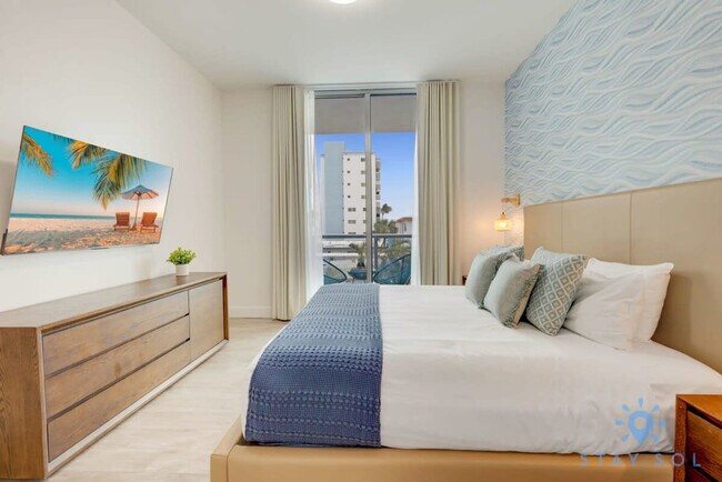 Building Photo - 777 N Ocean Dr