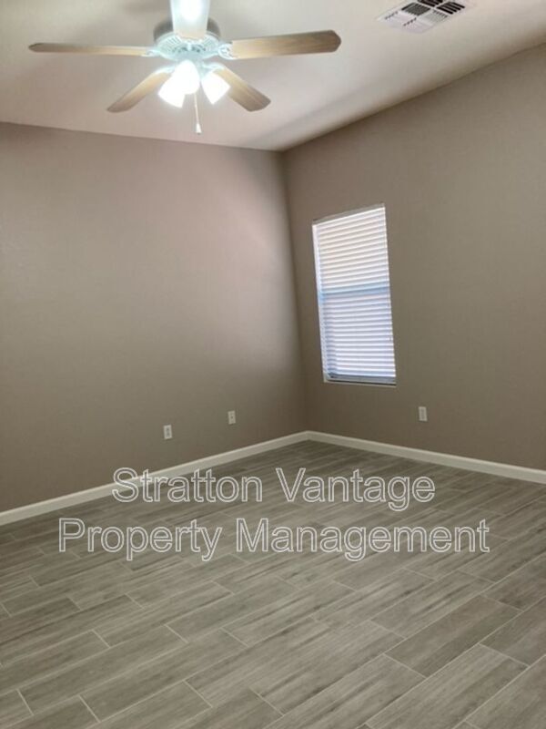 Building Photo - 1017 S Clancy Cir