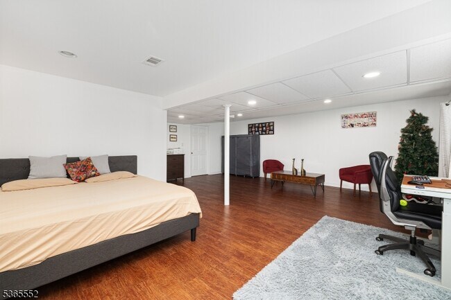 Building Photo - 18 Henning Terrace