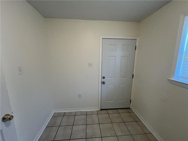 Building Photo - 2312 Stander Pl