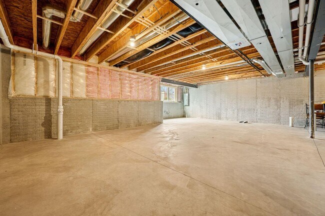 Building Photo - 2945 N 186th St