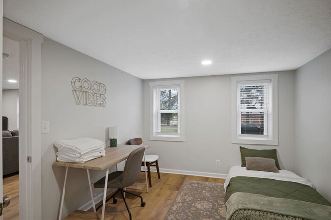 Building Photo - 3BR Aksarben- walking distance UNO, Availa...