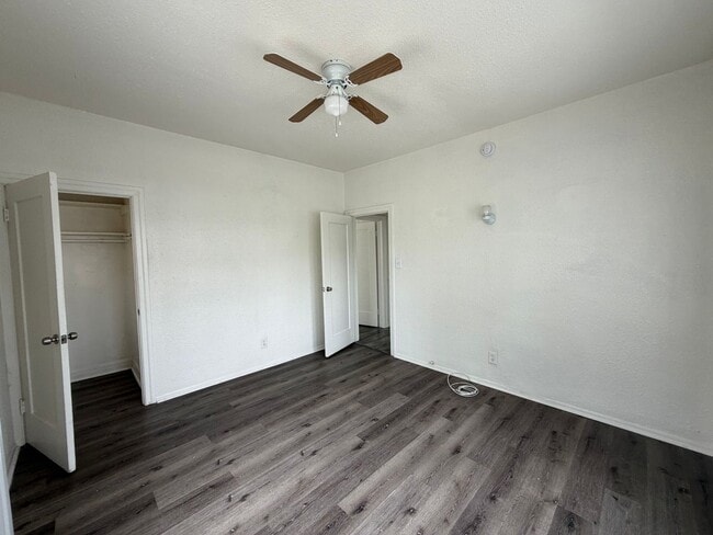 Building Photo - Mid-City 2 Bedroom 1 Bath Gem