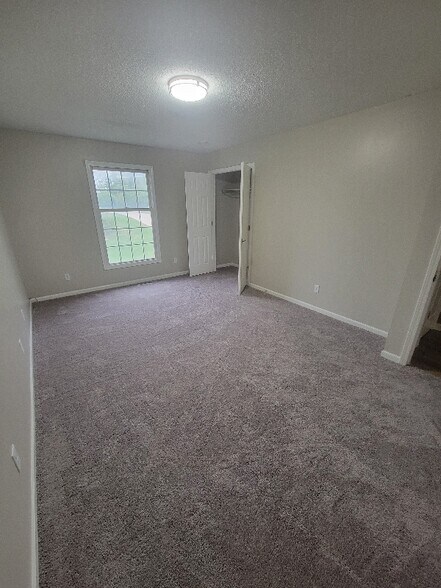 Building Photo - 3841 N 123rd St