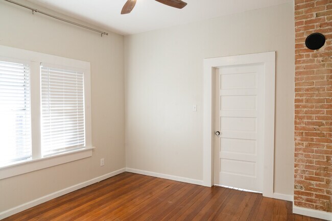 Building Photo - 1405 S Henderson St