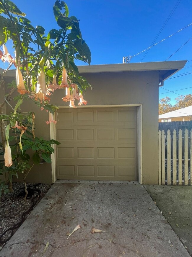 Building Photo - Beautifully Remodeled 2 Bedroom 1 Bathroom in the McDonald Area of Northeast Santa Rosa