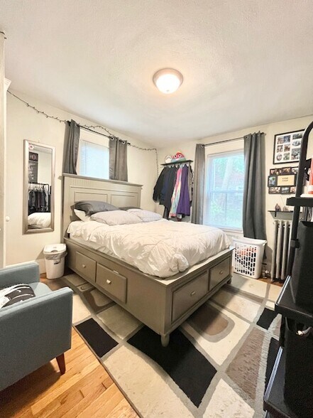 Building Photo - 4464 Washington St