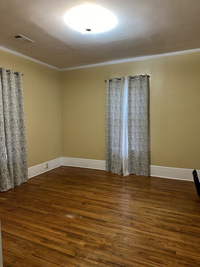 Building Photo - 329 Sanford Ave