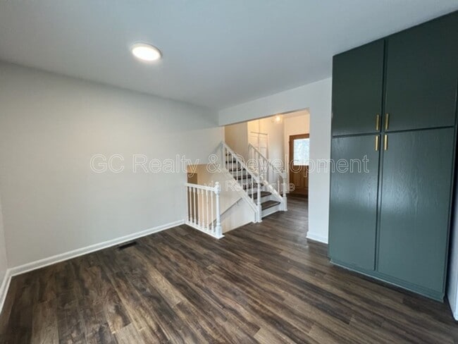 Building Photo - 231 Ridgefield Ln