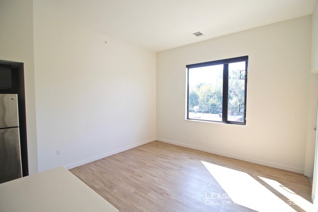 Building Photo - 63 Brookside