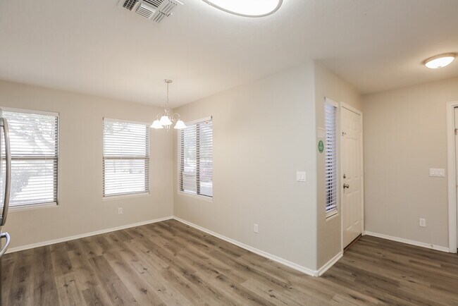 Building Photo - 7637 S 27th Way