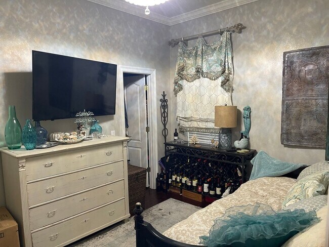 Building Photo - Live Exceptionally in an Elegant 4-Bedroom...