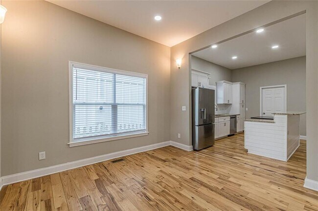 Building Photo - 3362 Colville Ave