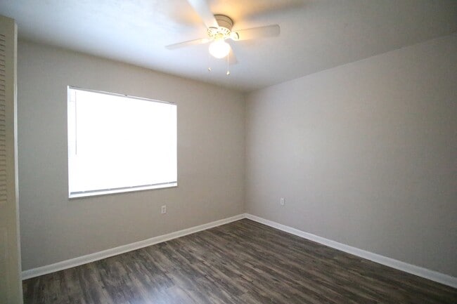 Building Photo - 615 SW 11th Ln