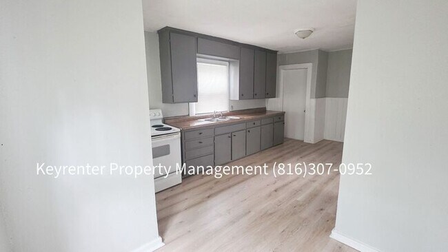 Building Photo - 2607 E 73rd St