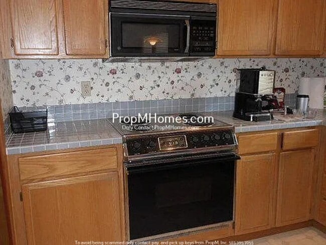 Building Photo - Wonderful Four Bedroom Home in Westlake!