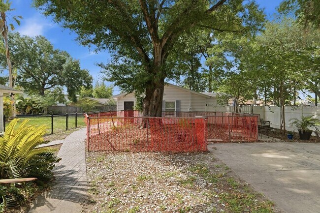 Building Photo - 15509 Casey Rd