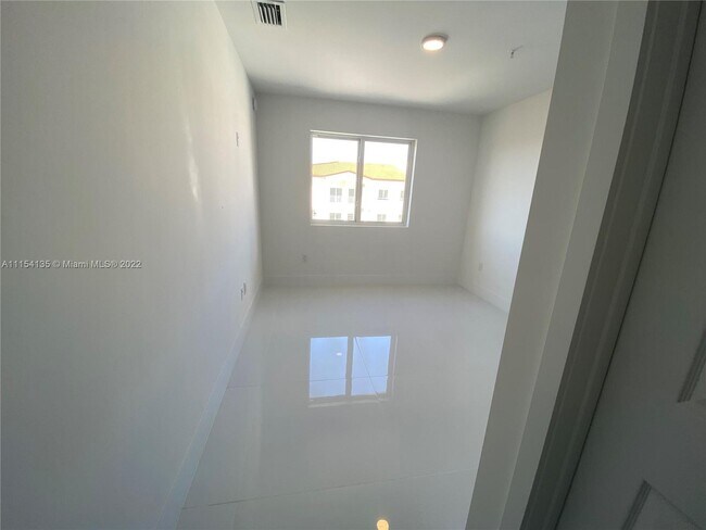 Building Photo - 10950 NW 82nd St