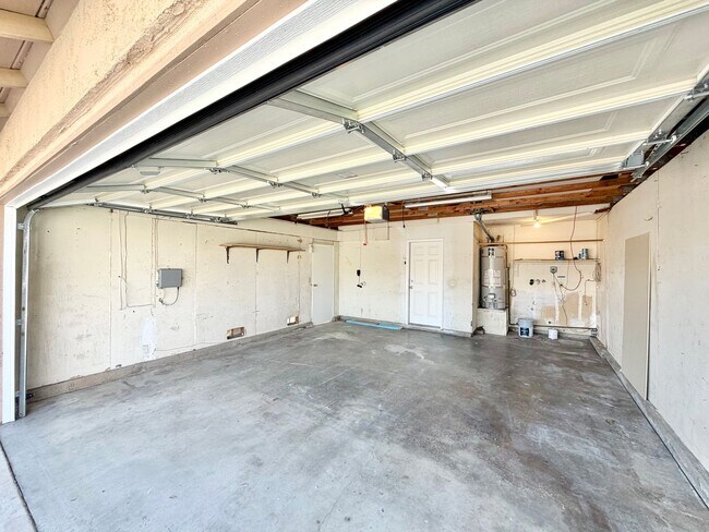 Building Photo - 16309 Silverbirch Rd