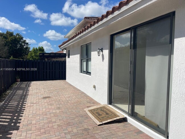 Building Photo - 9952 NW 10th St