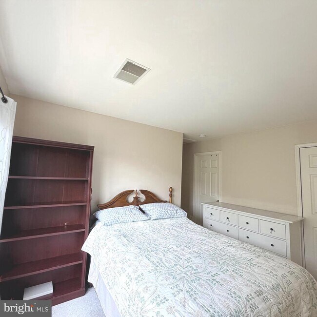 Building Photo - 43100 Sherbrooke Terrace