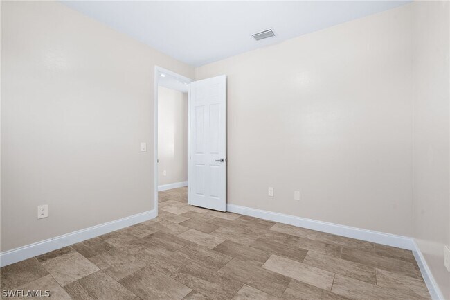 Building Photo - 2708 20th St W