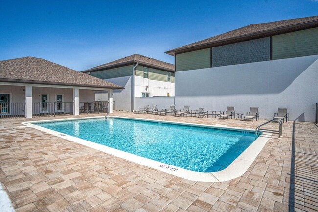 Building Photo - **MOVE IN SPECIAL-$500 OFF 1ST MONTH’S REN...