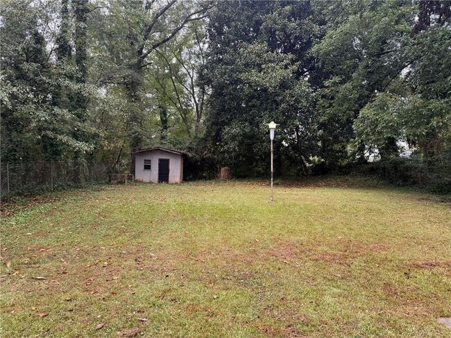 Building Photo - 3127 Latona Dr SW