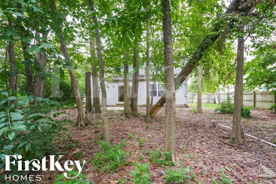 Building Photo - 944 Breaside Ln