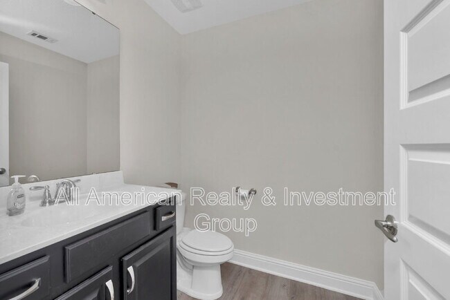 Building Photo - 8001 Silver Maple Dr