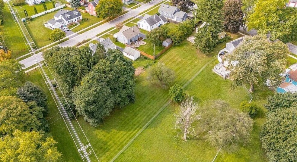 Building Photo - 26 Garden Dr