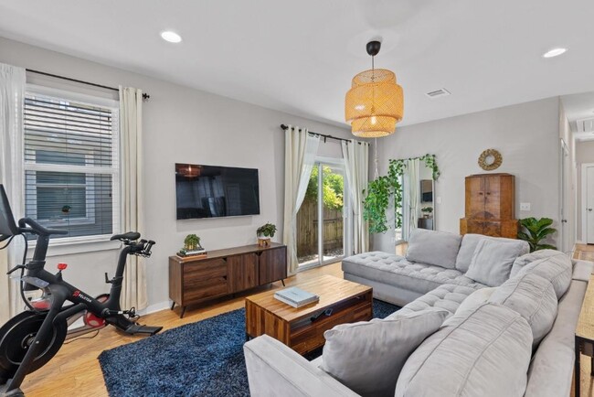 Building Photo - 5317 Daimler Dr