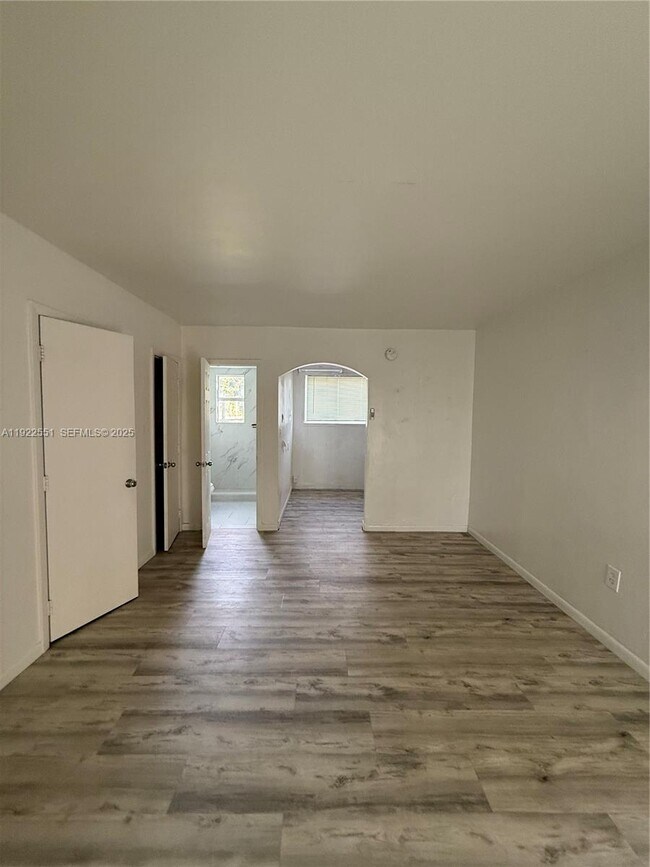 Building Photo - 5305 Biscayne Blvd