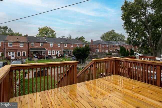 Building Photo - 1621 Thetford Rd