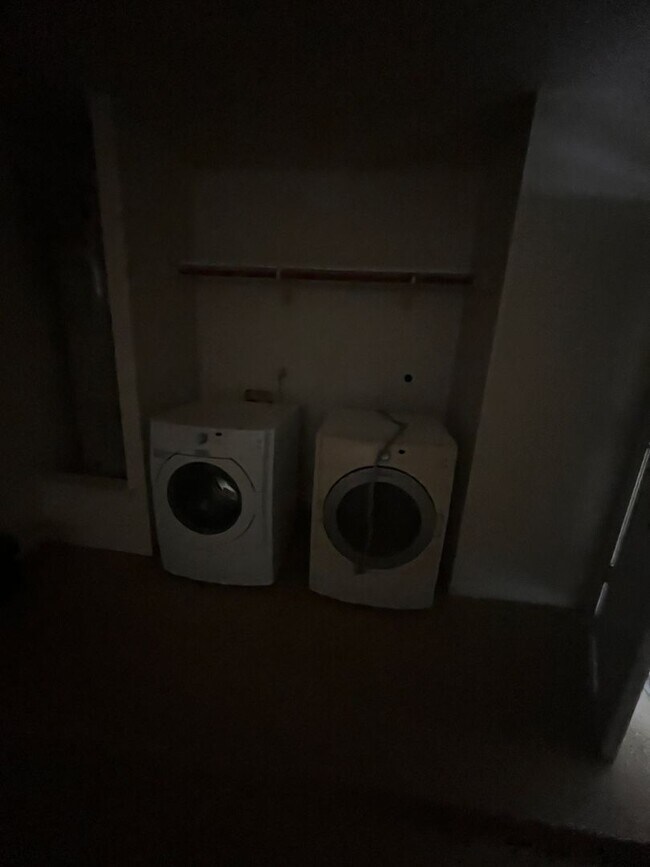 Building Photo - 3302 Alicante Ct