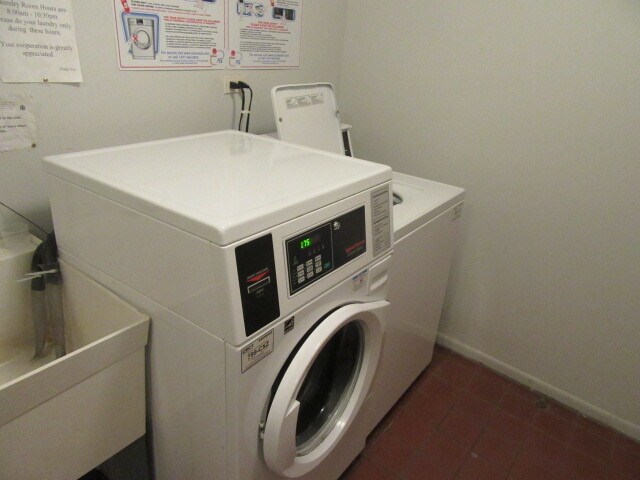 Building Photo - 7234 W North Ave