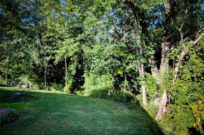 Building Photo - 858 Haynes Dr